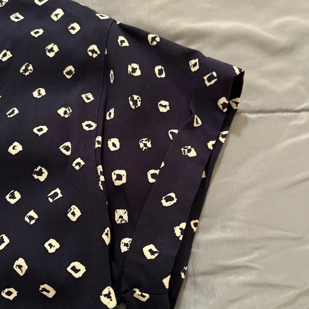 Brand new GAP blouse Size S - Picture 2 of 5